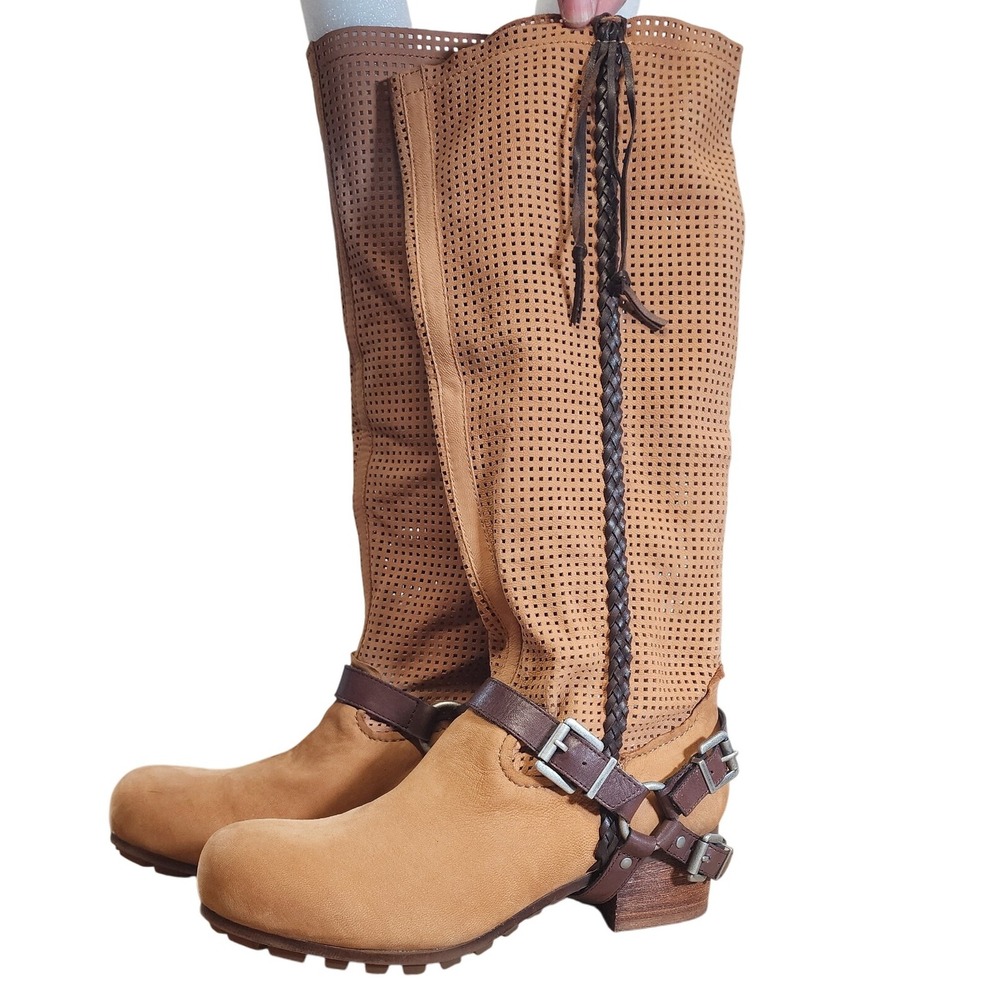 Anthropologie Bacio 61 Palpare Tan Perforated Leather Knee High‎ Boots Size 8.5